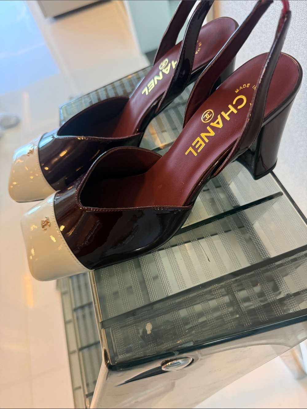 Burgundy and White Patent Leather Slingback Pumps with Gold CC - Picture 3 of 4